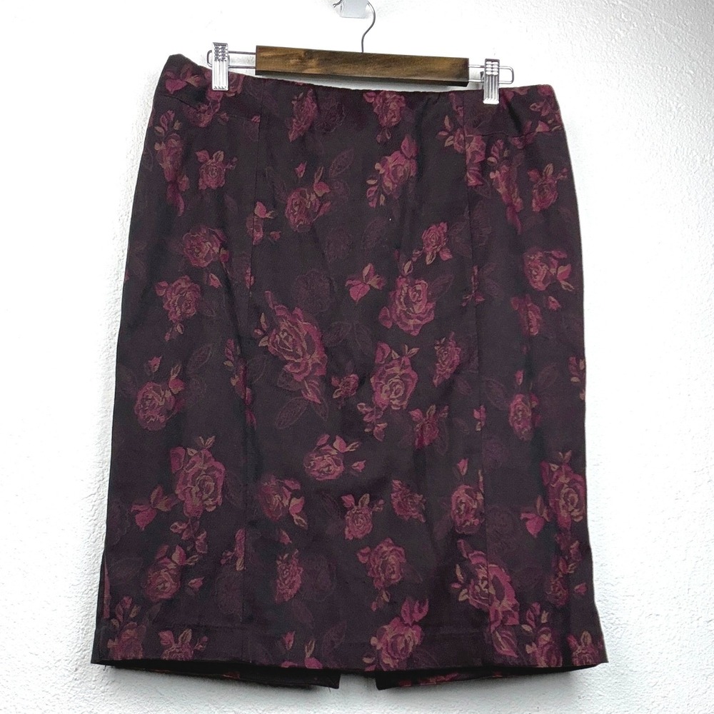 White House Black Market Burgundy Floral Pencil Skirt - 14- Brocade Knee Length